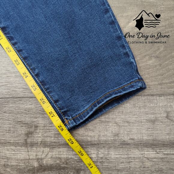 Wonderly Plus Size Mid Rise Skinny Jeans Size 22W - Picture 5 of 6